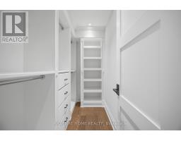 1037 Lakeshore Road W, Oakville, ON L6L1E7 Photo 35