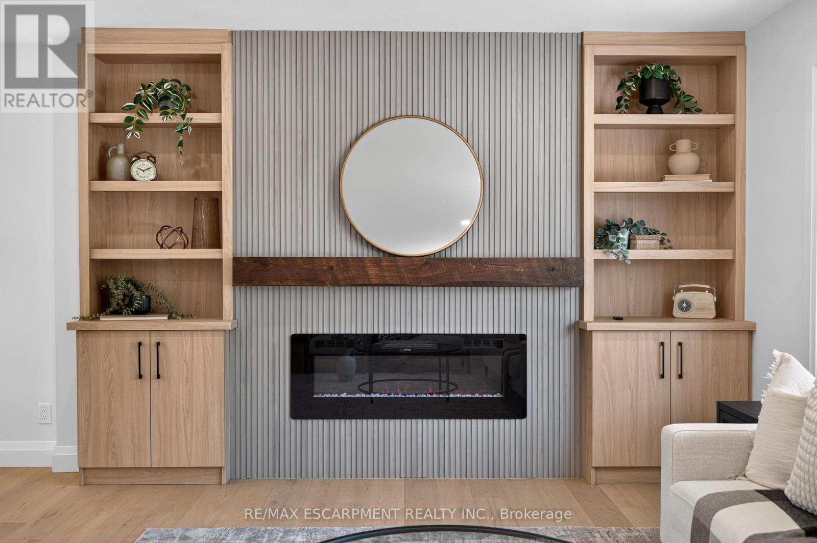 3028 EVA DRIVE - 22