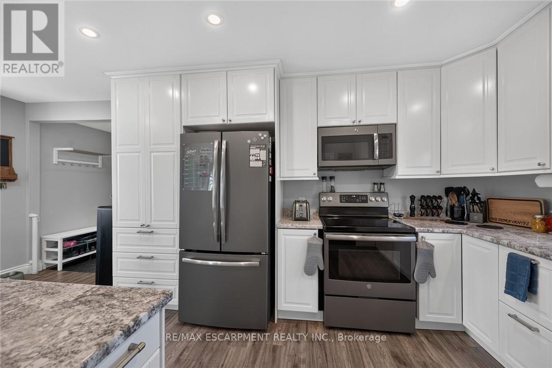 359 FIRST LINE - Image 18
