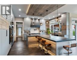 Mud room - 700 Harrington Road, Kamloops, BC V2B6T7 Photo 17