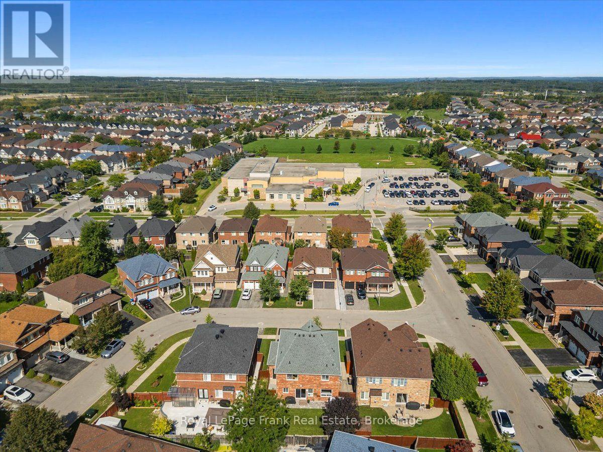 34 FREER CRESCENT - 29