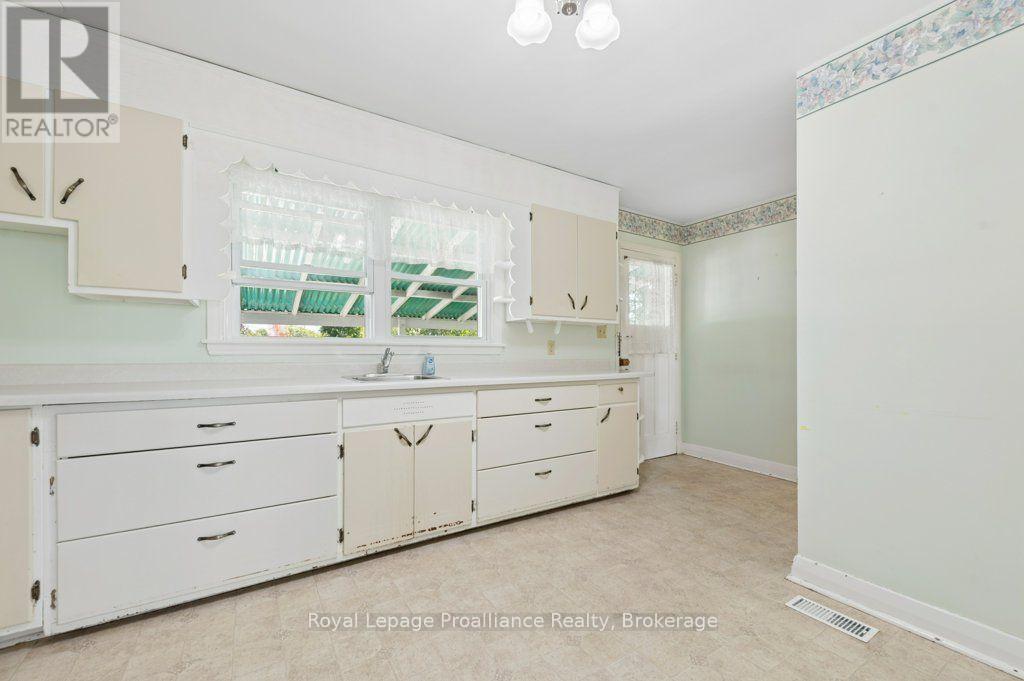47 BAY DRIVE - Image 13