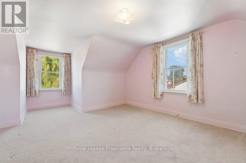 47 BAY DRIVE - 22