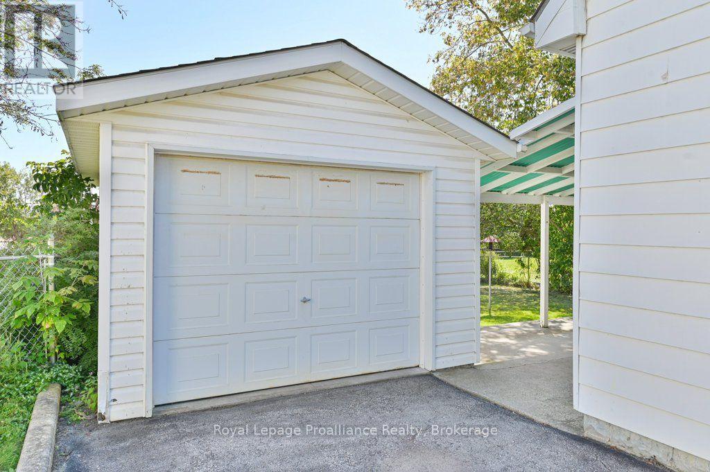 47 BAY DRIVE - 31