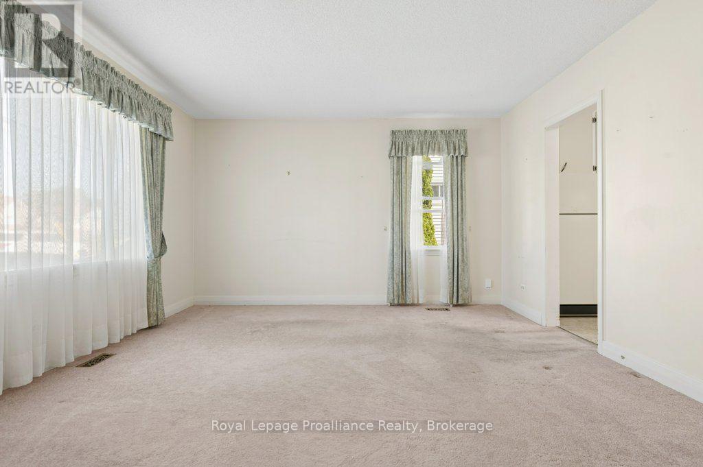 47 BAY DRIVE - Image 8