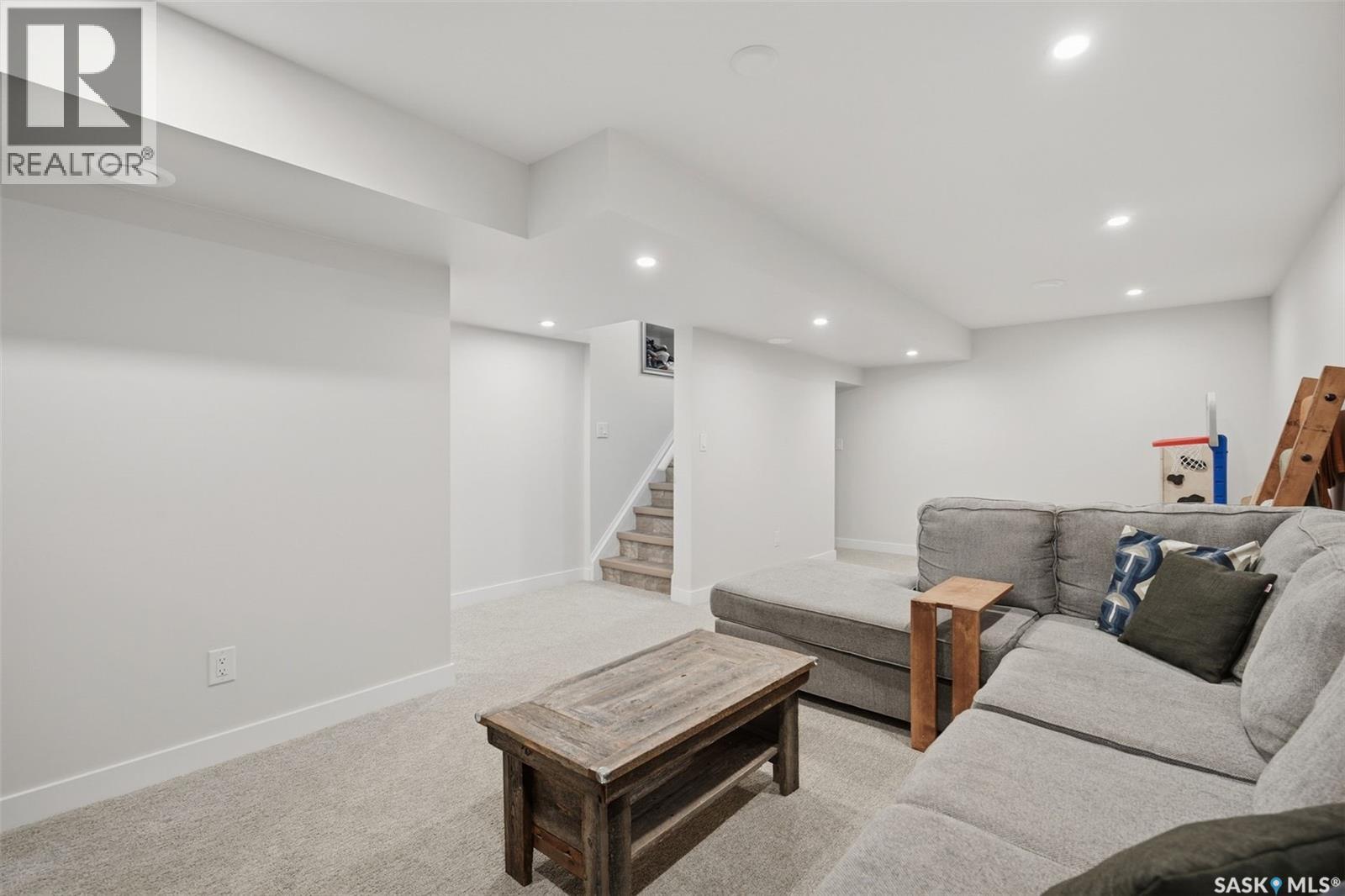 49 Mackenzie CRESCENT - 21