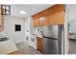 49 Mackenzie Crescent, Saskatoon, SK S7J2R4 Photo 12