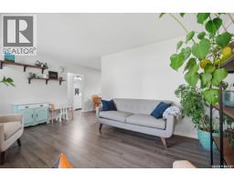 Family room - 49 Mackenzie Crescent, Saskatoon, SK S7J2R4 Photo 8