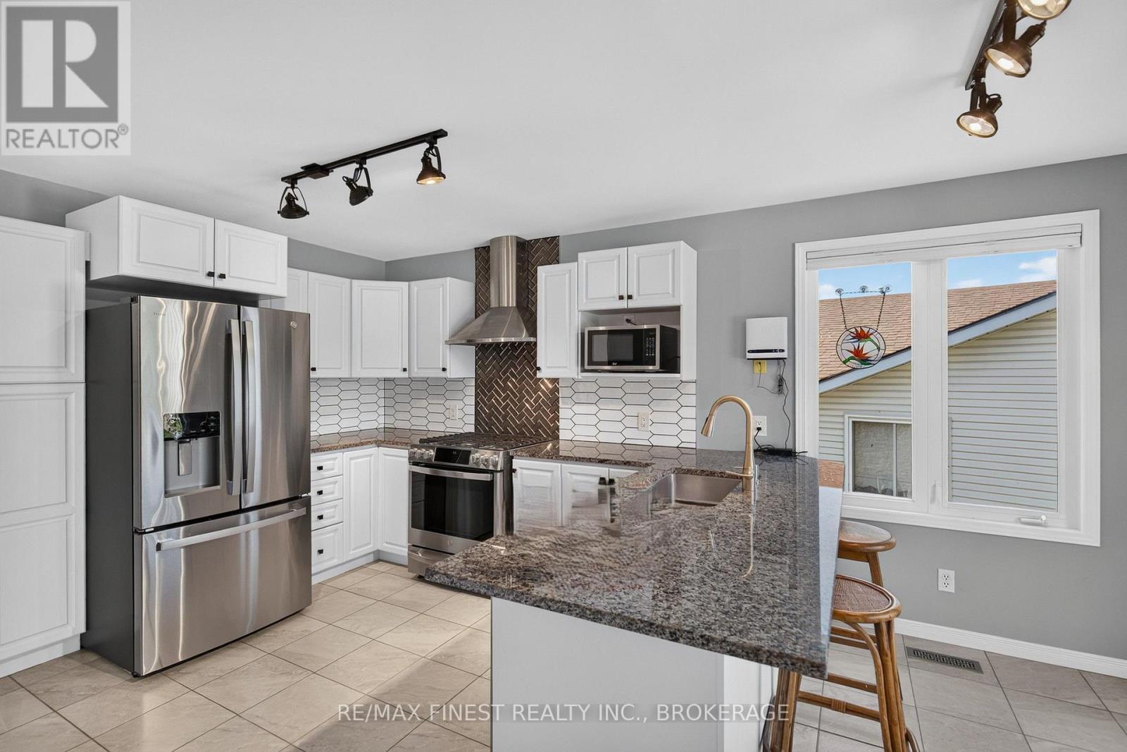 412 MALABAR DRIVE - 12