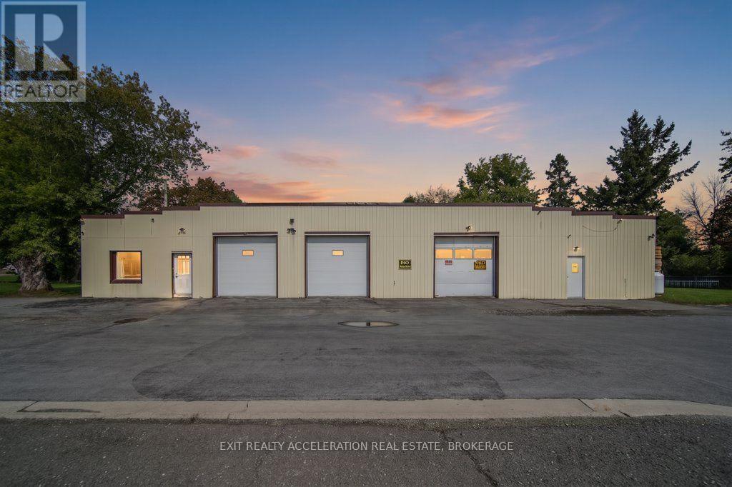 6715 COUNTY RD 2, Loyalist (Lennox and Addington - South)