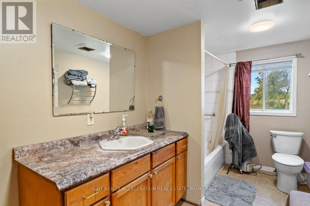 6715 COUNTY RD 2, Loyalist (Lennox and Addington - South) — photo 22