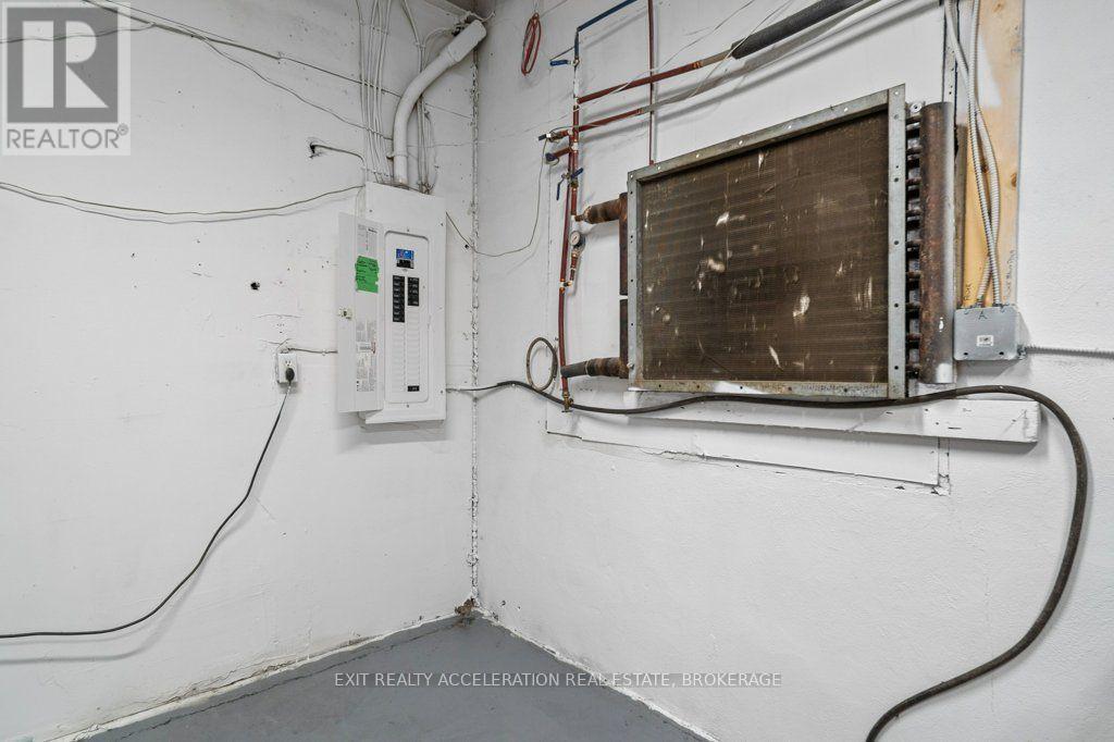 6715 COUNTY RD 2, Loyalist (Lennox and Addington - South) — photo 34