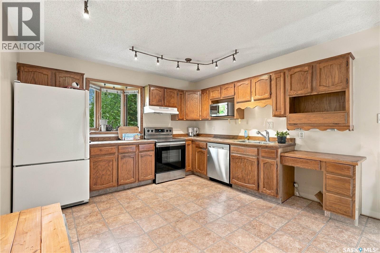 1144 2nd STREET E - 25