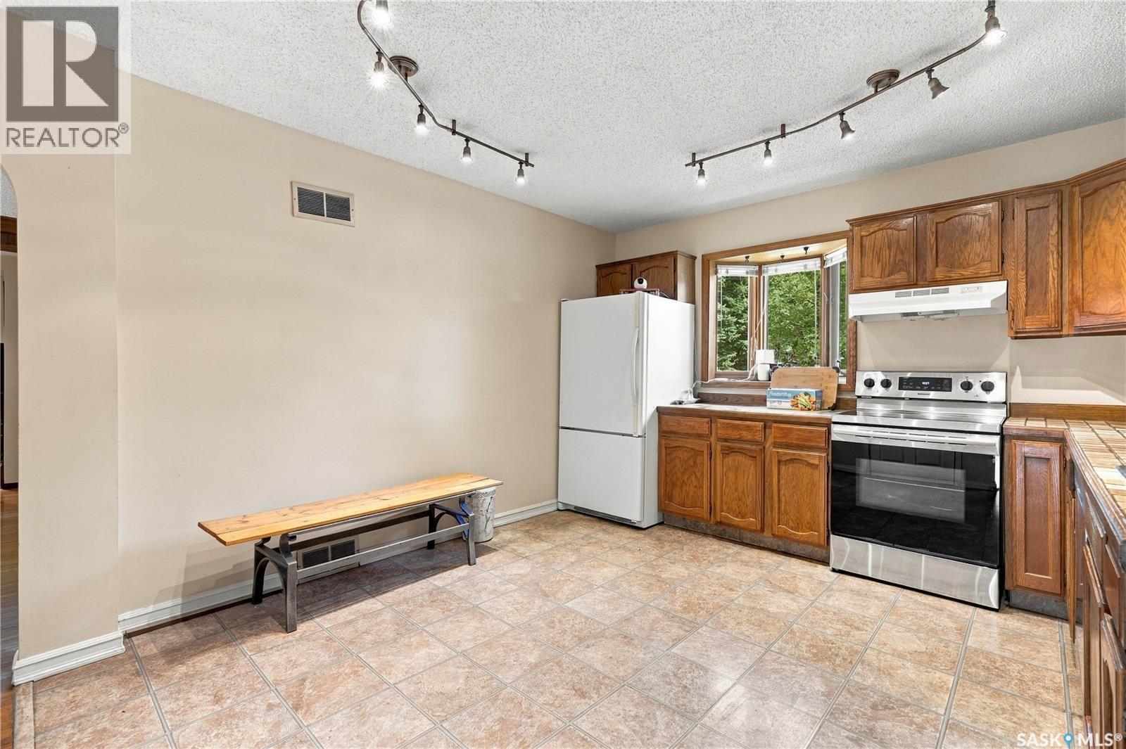 1144 2nd STREET E - 27