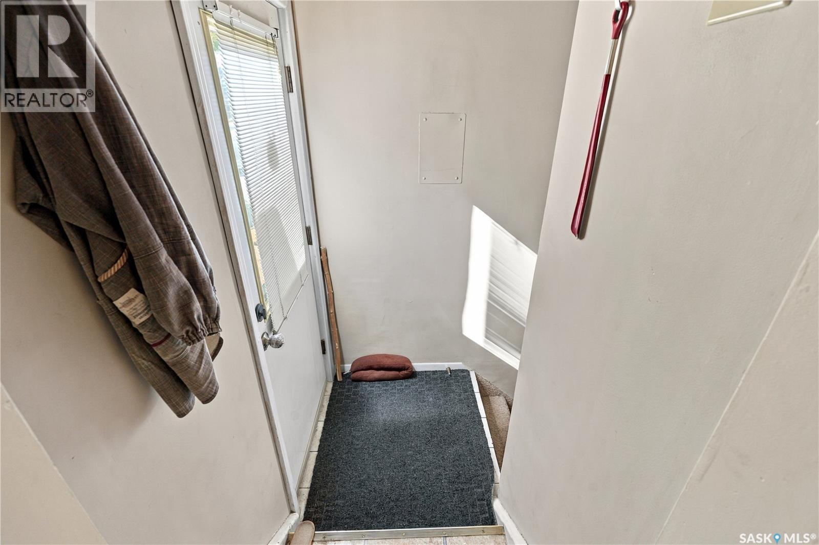 1144 2nd STREET E - Image 37
