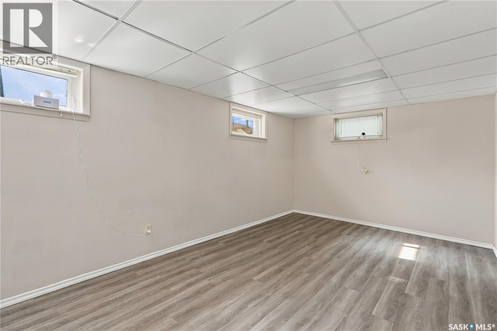 1144 2nd STREET E - Image 39