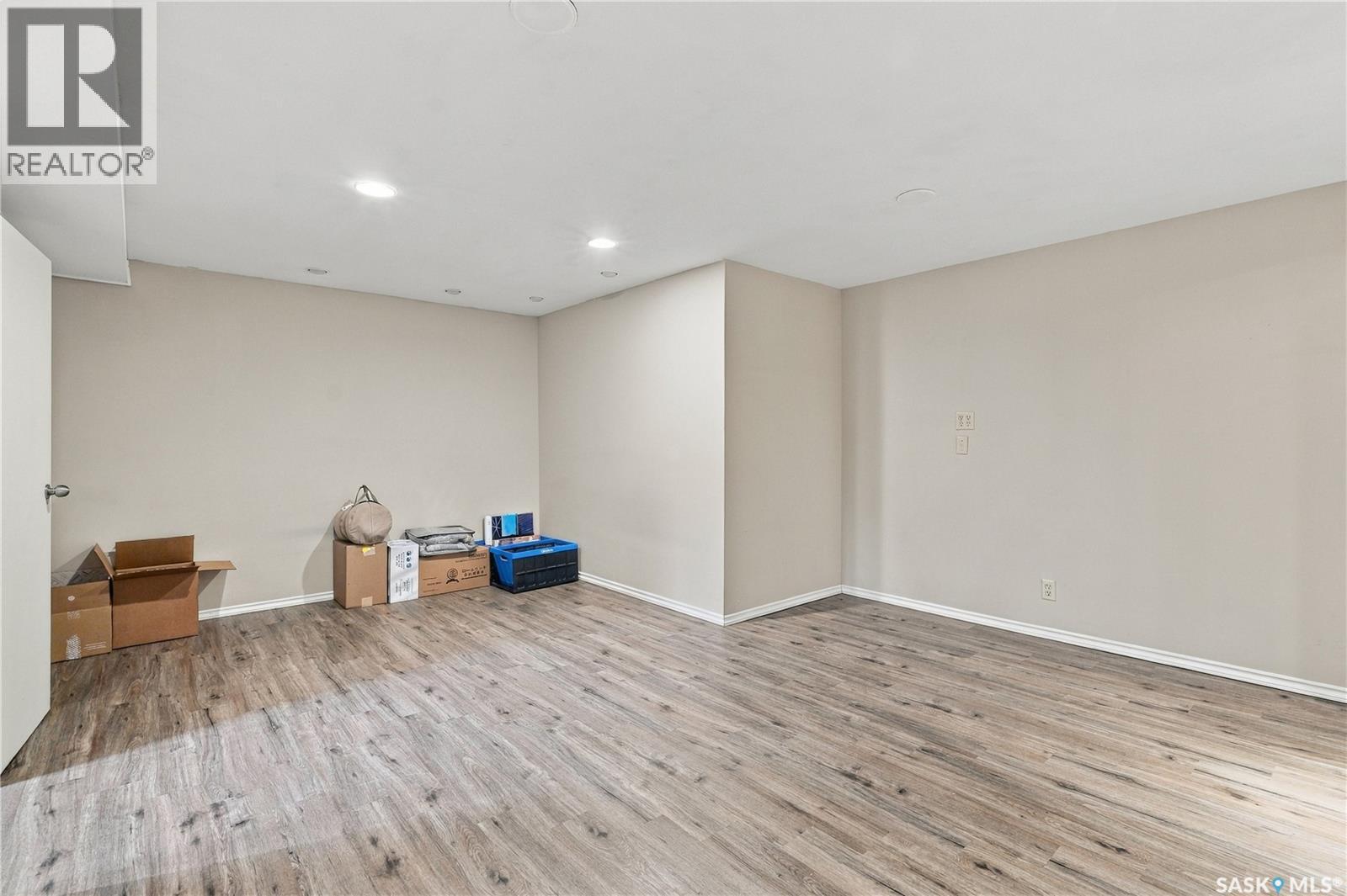 1144 2nd STREET E - 43