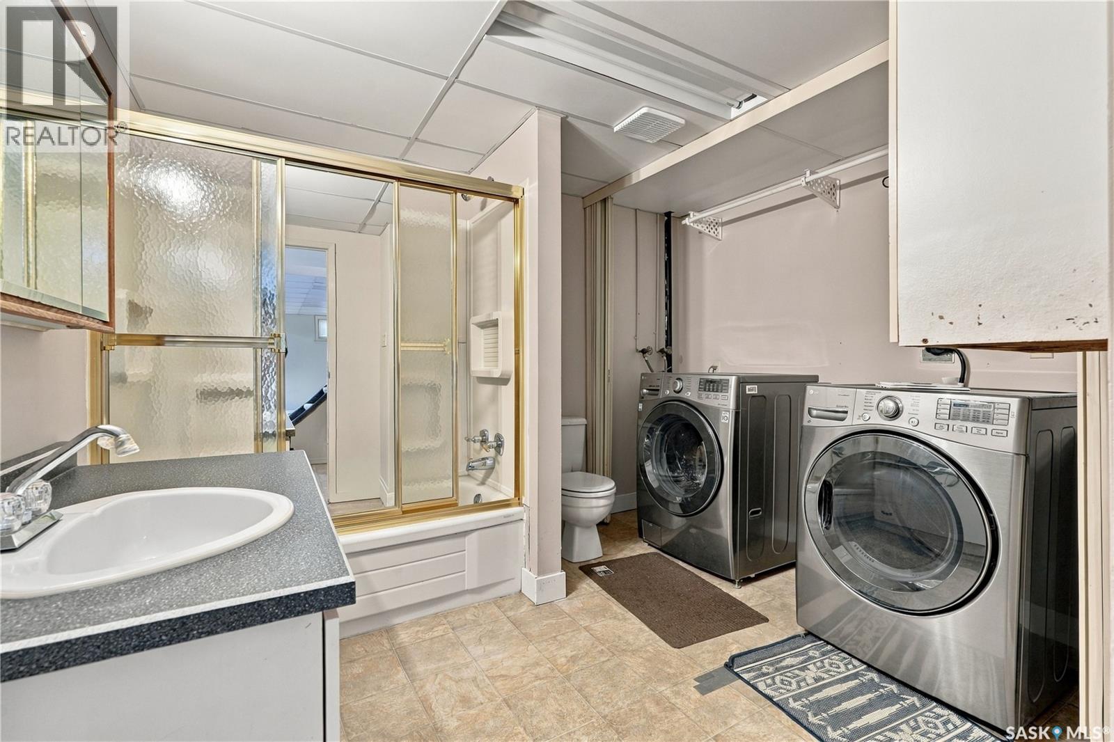 1144 2nd STREET E - Image 47