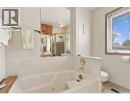 1144 2nd Street E, Saskatoon, SK S7H1R5 Photo 33