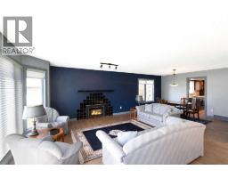 Family room - 5949 45 Street Crescent, Innisfail, AB T4G1L4 Photo 8