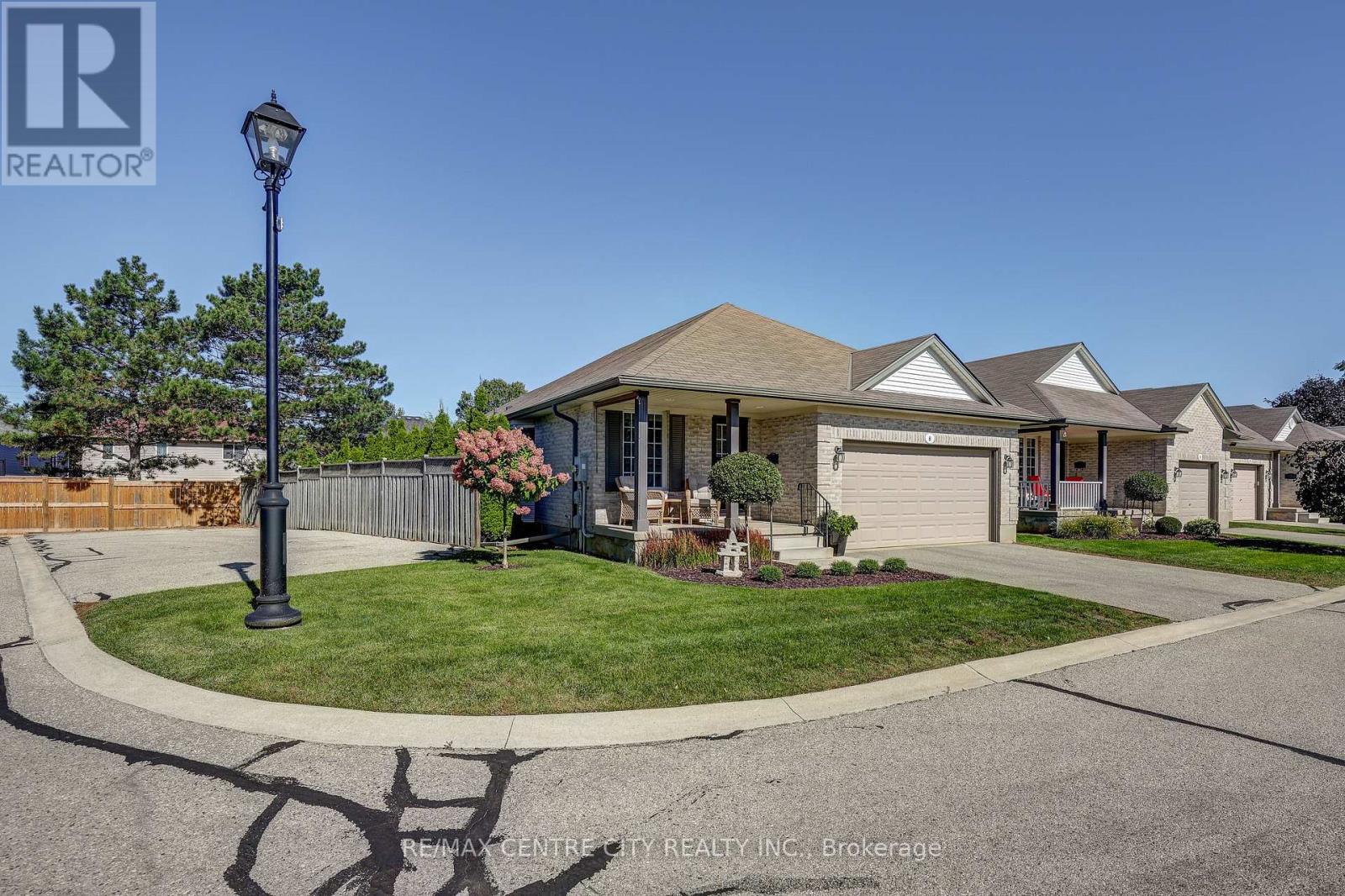 #8 20 Windemere Place, St. Thomas, Ontario, N5R6H6, St. Thomas, Ontario — photo 2 of 5