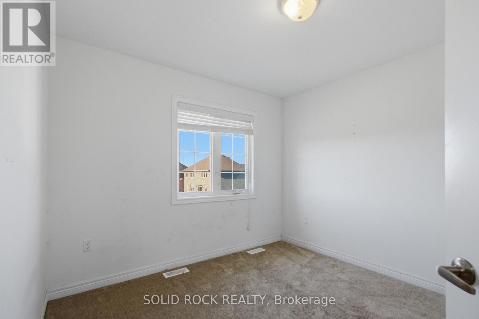 37 SUMMER BREEZE DRIVE - 18