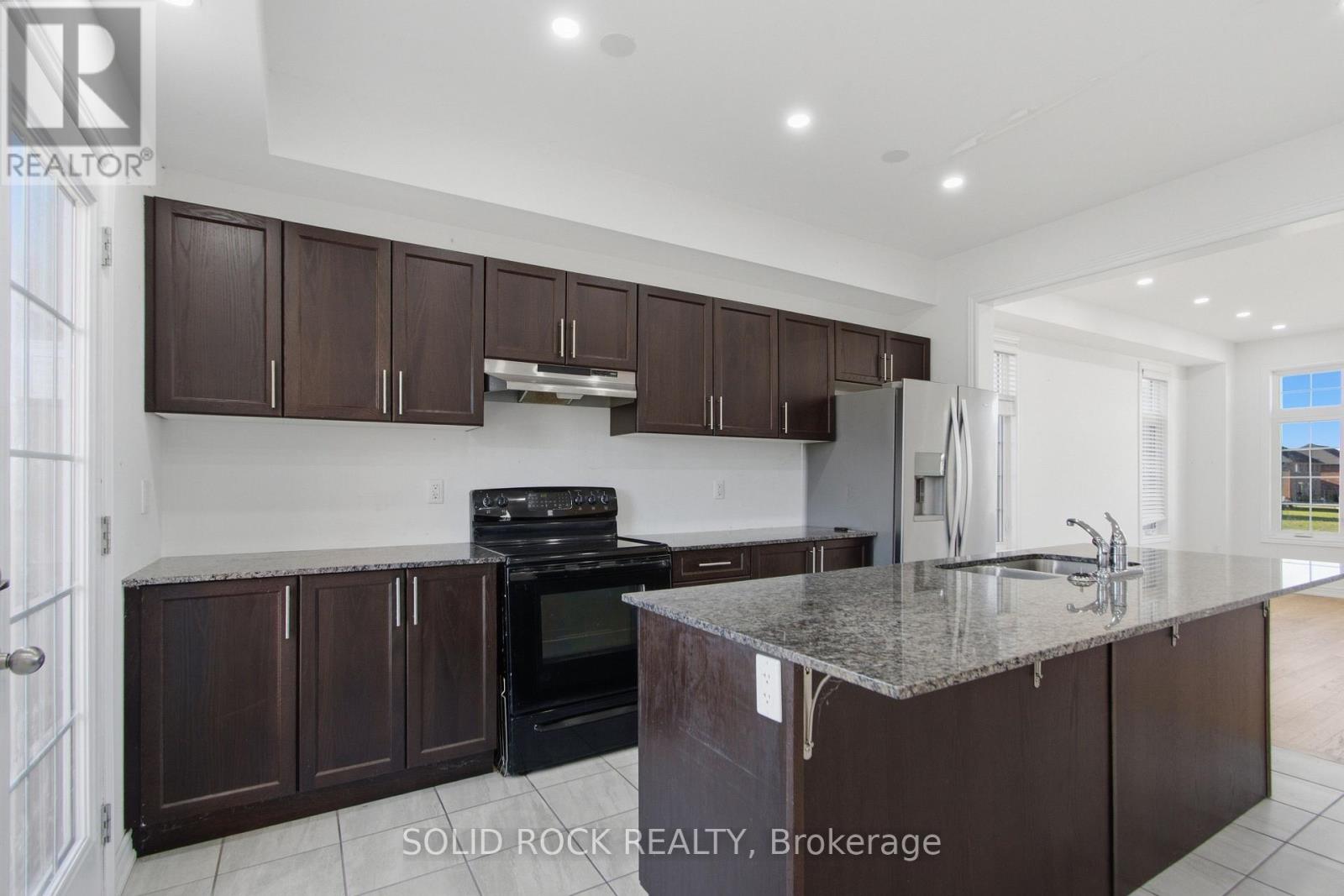 37 SUMMER BREEZE DRIVE - 7