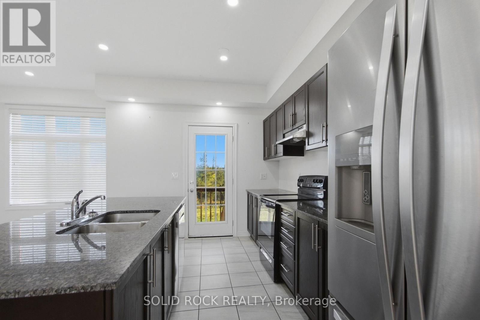 37 SUMMER BREEZE DRIVE - 9