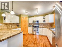 Dining room - 4868 Riverview Drive Unit# 81, Edgewater, BC V0A1E0 Photo 11