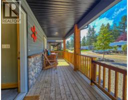 Foyer - 4868 Riverview Drive Unit# 81, Edgewater, BC V0A1E0 Photo 8
