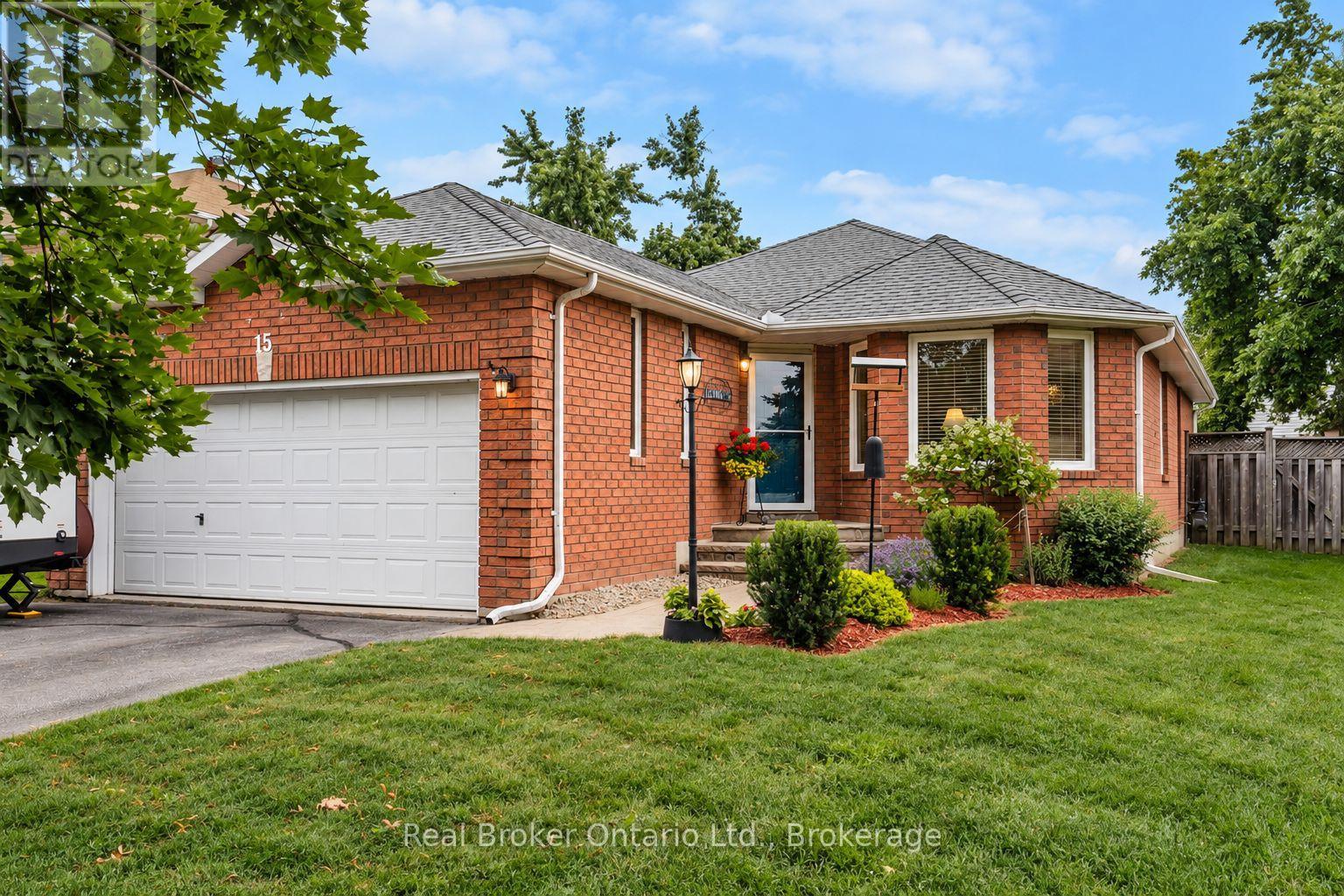 15 NEELANDS STREET, Barrie (West Bayfield)