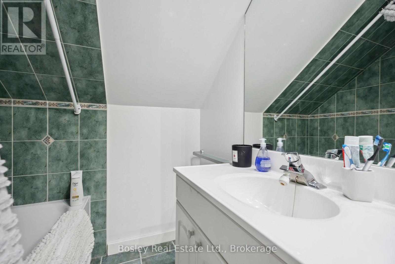 101 ST MORITZ CRESCENT - 27
