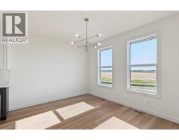 4pc Bathroom - 164 Copperhead Road Se, Calgary, AB T2Z5H6 Photo 13
