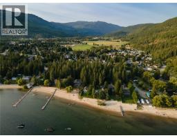 Primary Bedroom - 413 97a Highway, Sicamous, BC V0E2V1 Photo 7