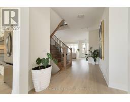 Main Floor - 253 Seaview Heights, East Gwillimbury, ON L9N0Z1 Photo 10