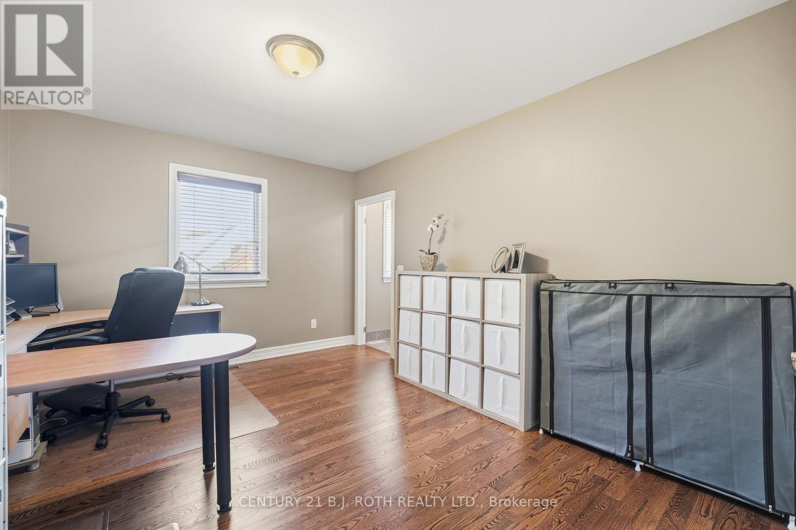 20 CRESTON ROAD - Image 33
