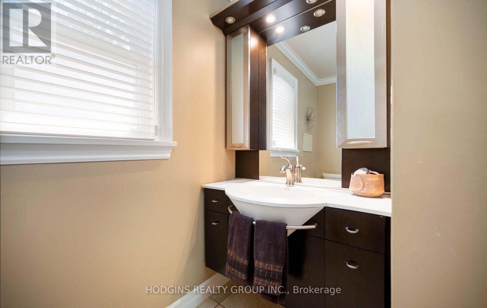 4334 SPRUCE AVENUE - 29