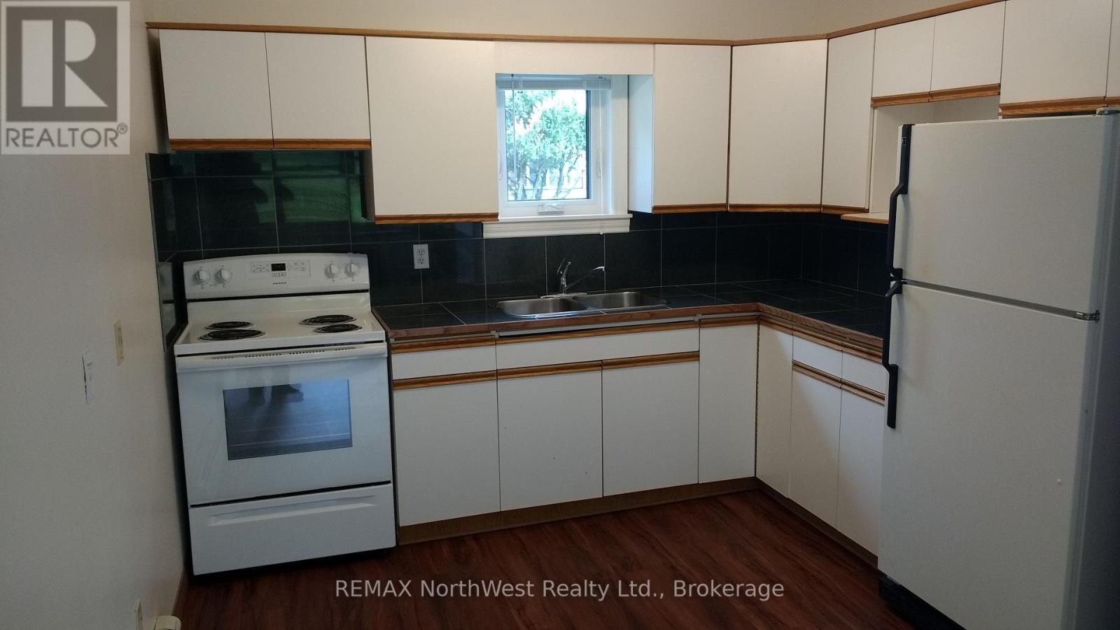 617 FIRST STREET S, Kenora (Central) — photo 39