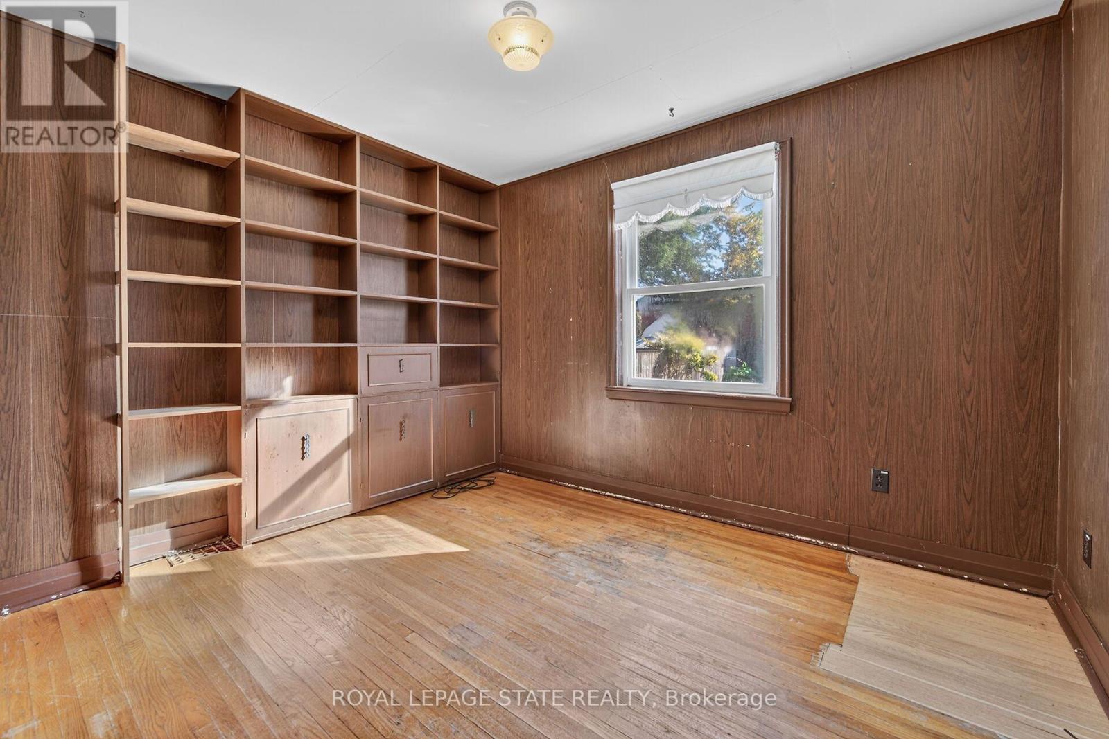 174 MONTROSE AVENUE - 17