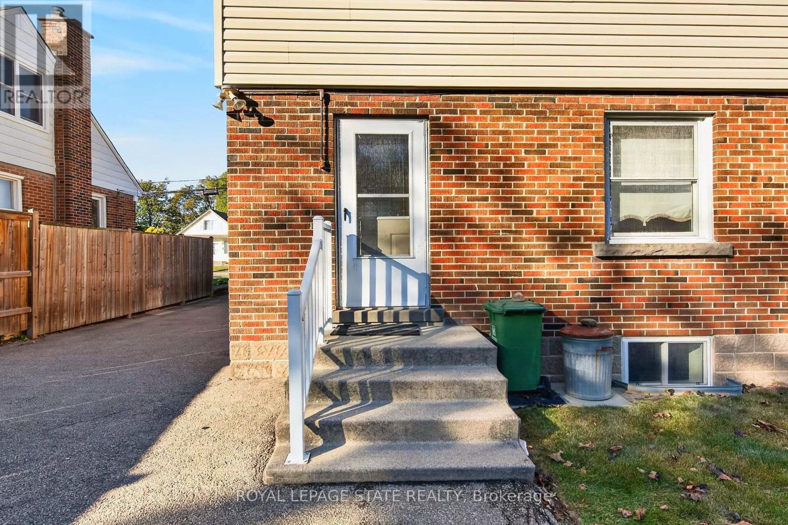 174 MONTROSE AVENUE - Image 36