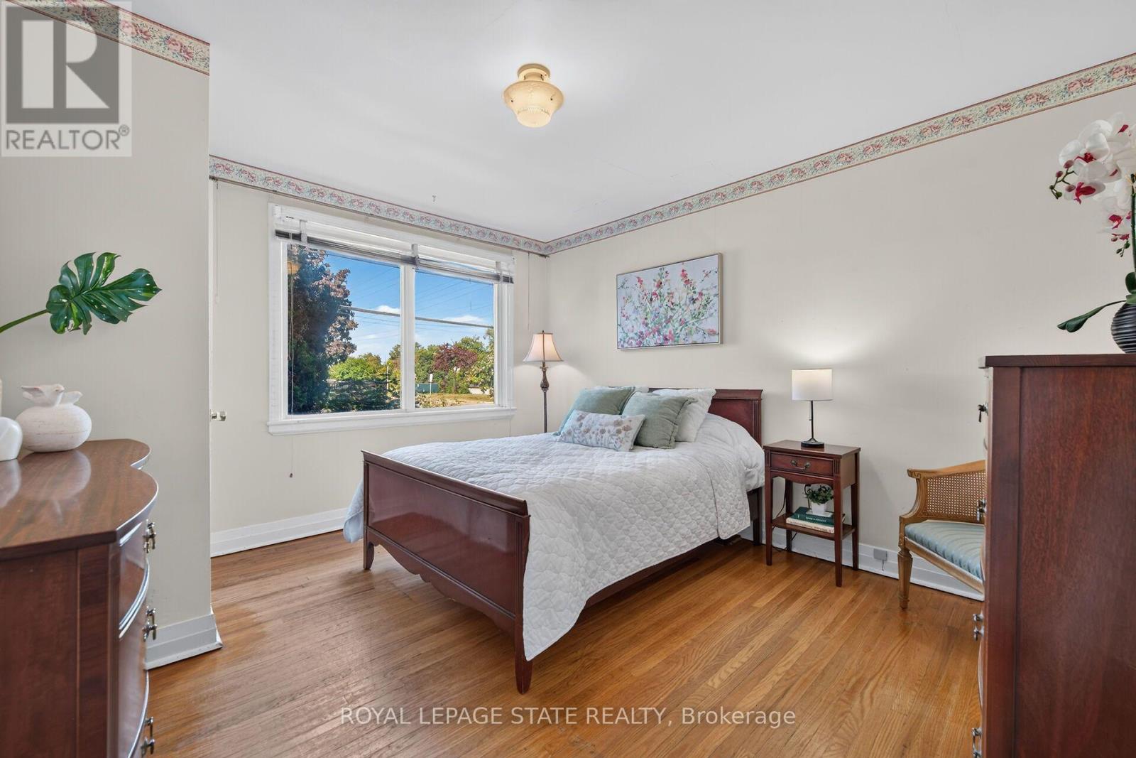 174 MONTROSE AVENUE - 18