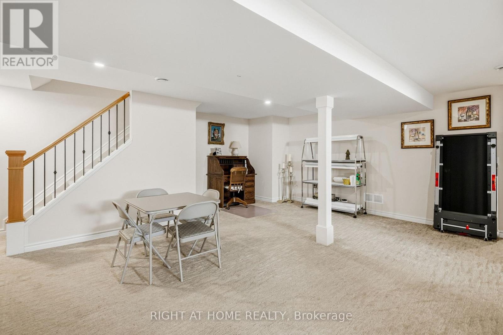 618 VICTORIA STREET - 24