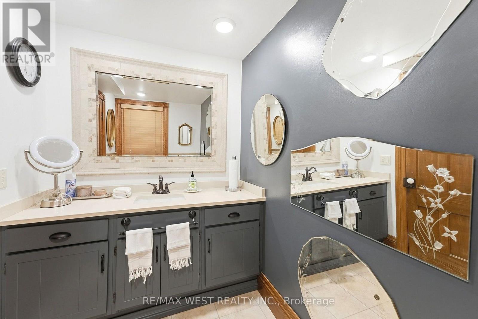 1568 HIGHWAY 59 S, Norfolk — photo 9