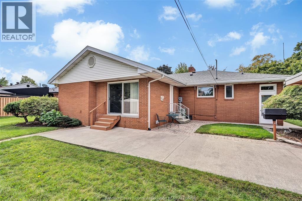2360 LEONARD ROAD - 41