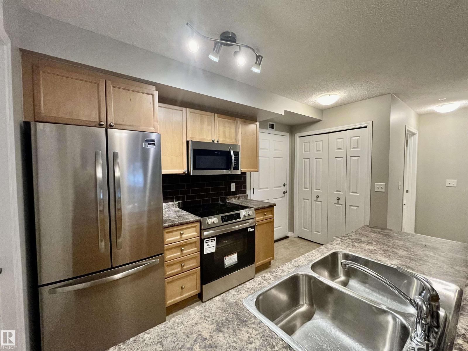 #102 6921 199 ST NW - 3