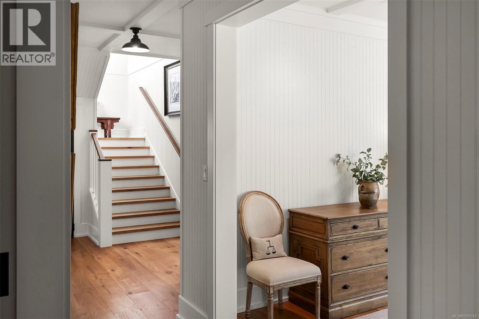 3553 Winn Rd - 35
