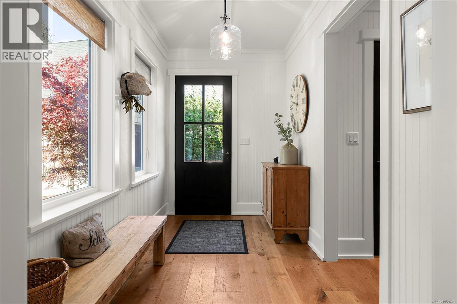 3553 Winn Rd - 45