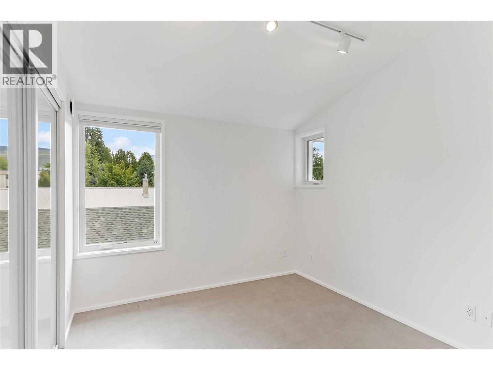410 Fourth Street W - Image 34