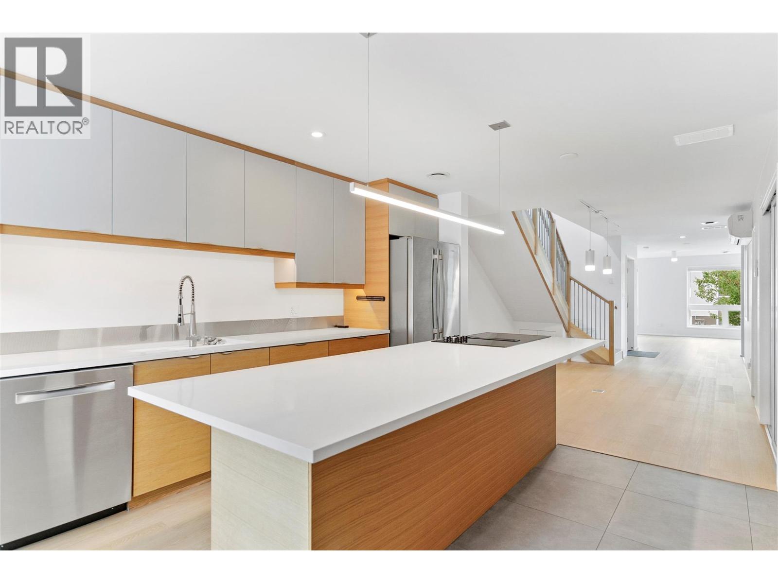 410 Fourth Street W - Image 14
