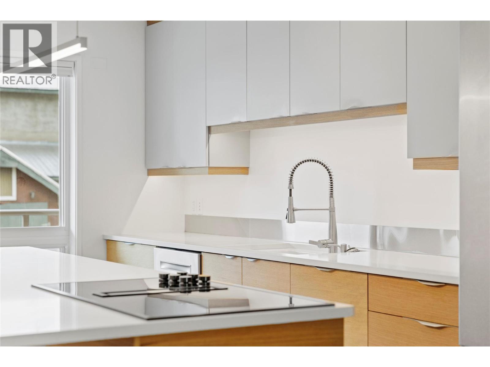 410 Fourth Street W - Image 15